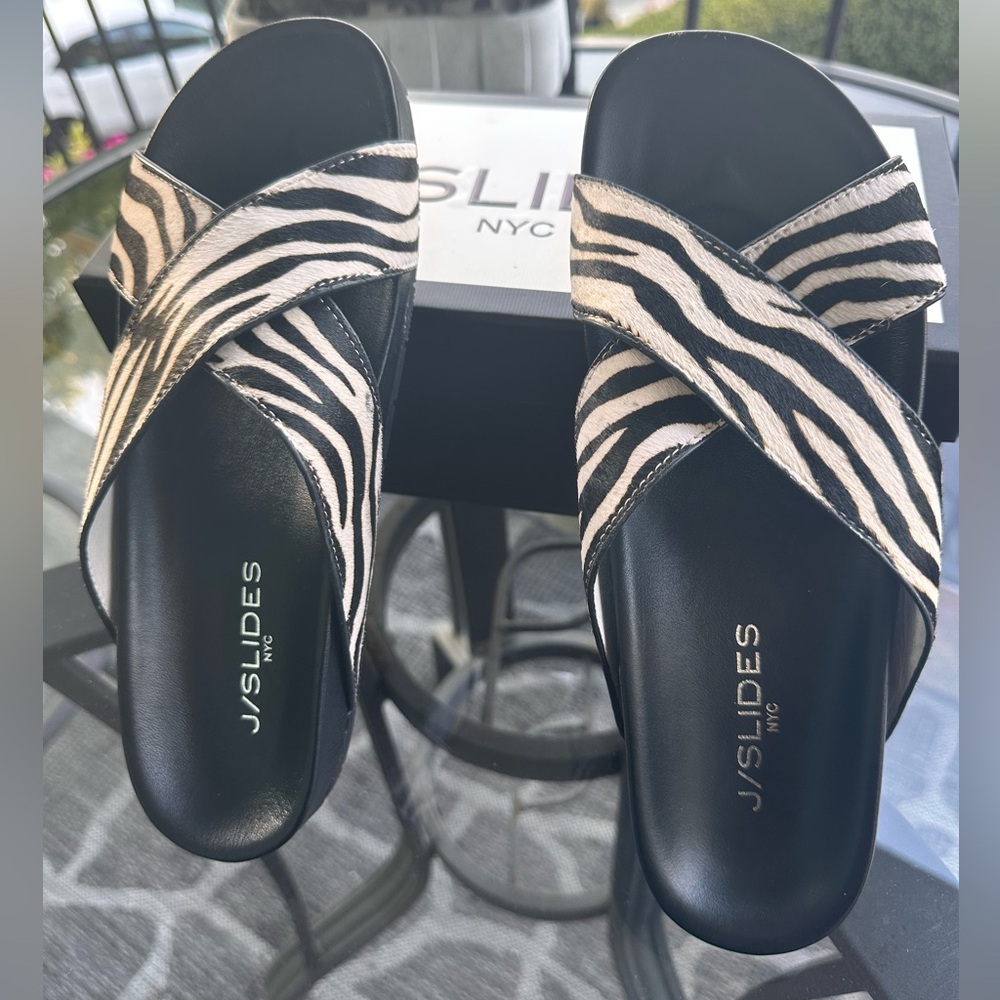 J/SLIDES Black and White Zebra Pattern Sandals SIZE 8.5